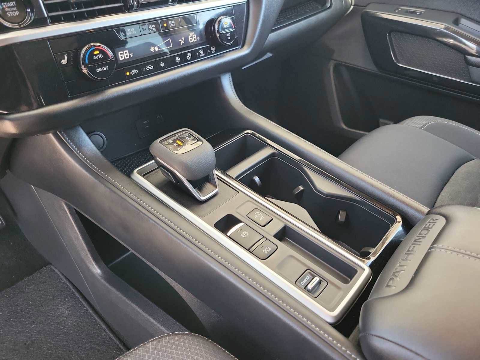 Used 2025 Nissan Pathfinder SV w/ Cargo Package image 13