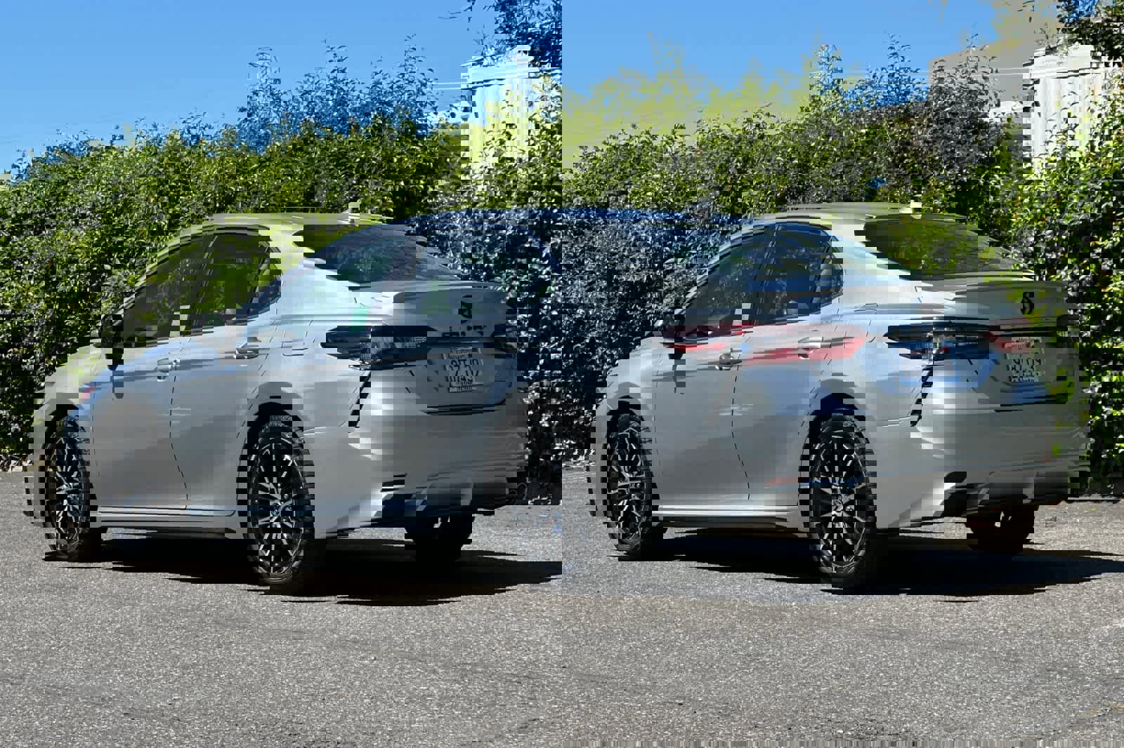 Used 2022 Toyota Camry SE w/ Convenience Package FWD image 5