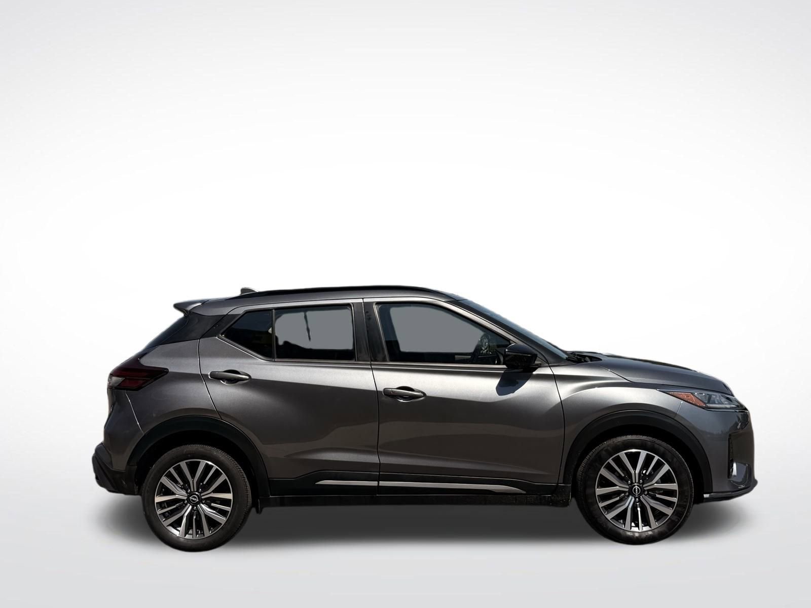 Used 2024 Nissan Kicks SR image 4