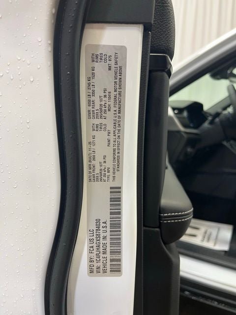 New 2025 Jeep Grand Cherokee Altitude image 28