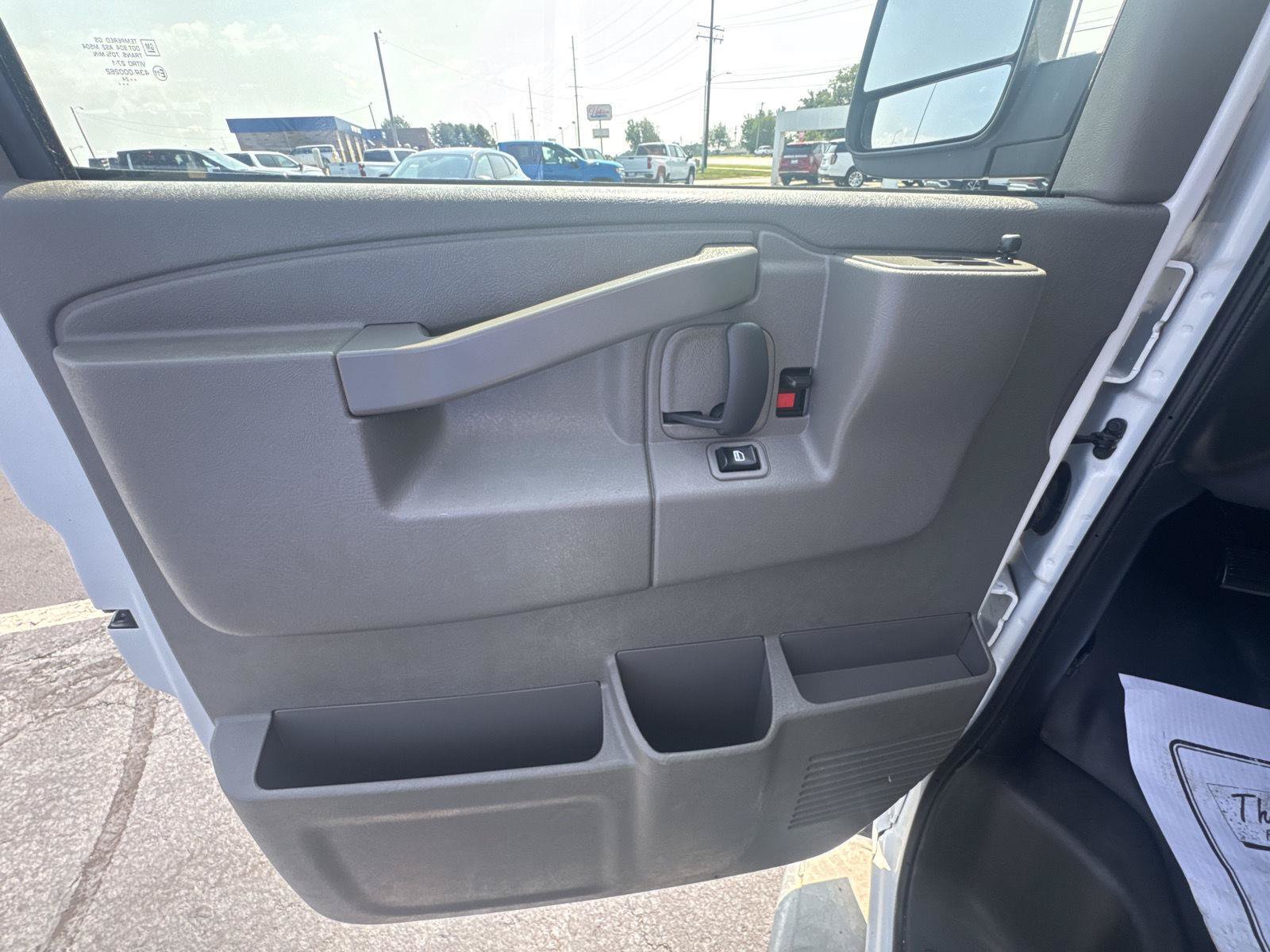 Used 2024 Chevrolet Express 2500 w/ Driver Convenience Package RWD image 7