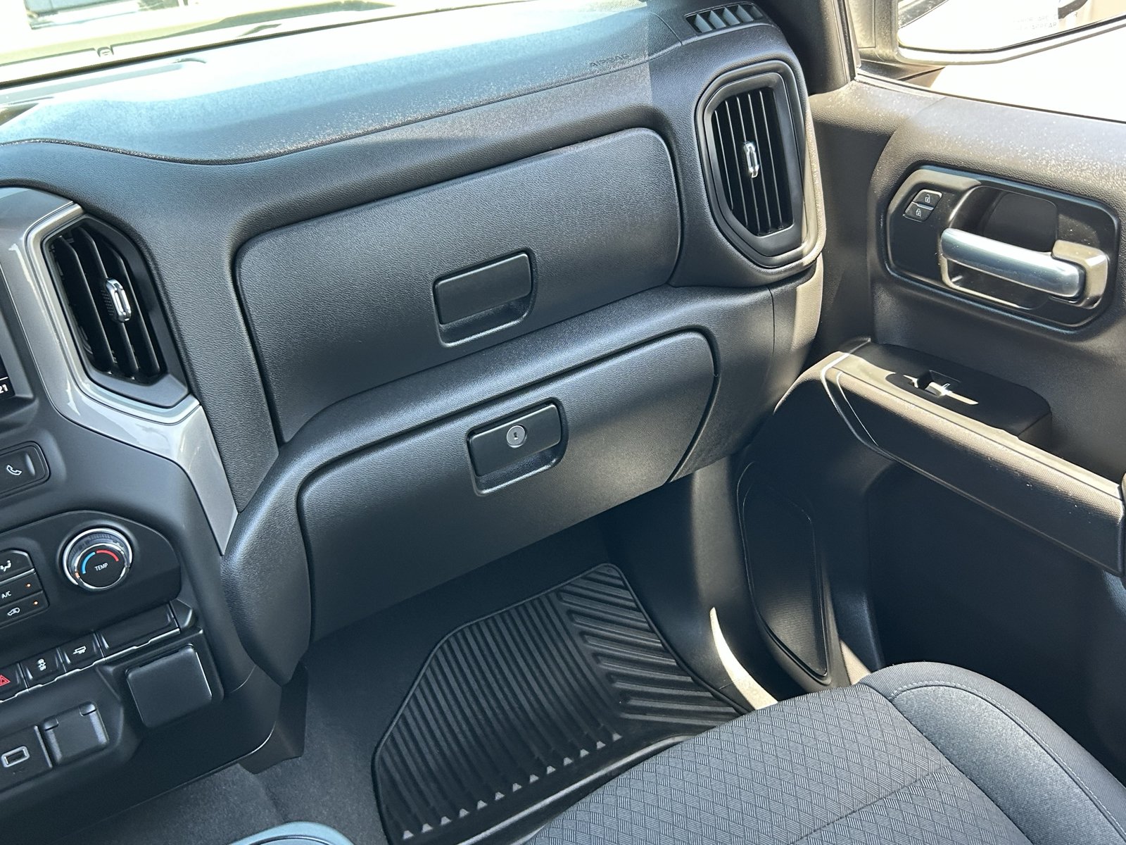 Used 2026 Chevrolet Silverado 1500 Custom RWD image 18