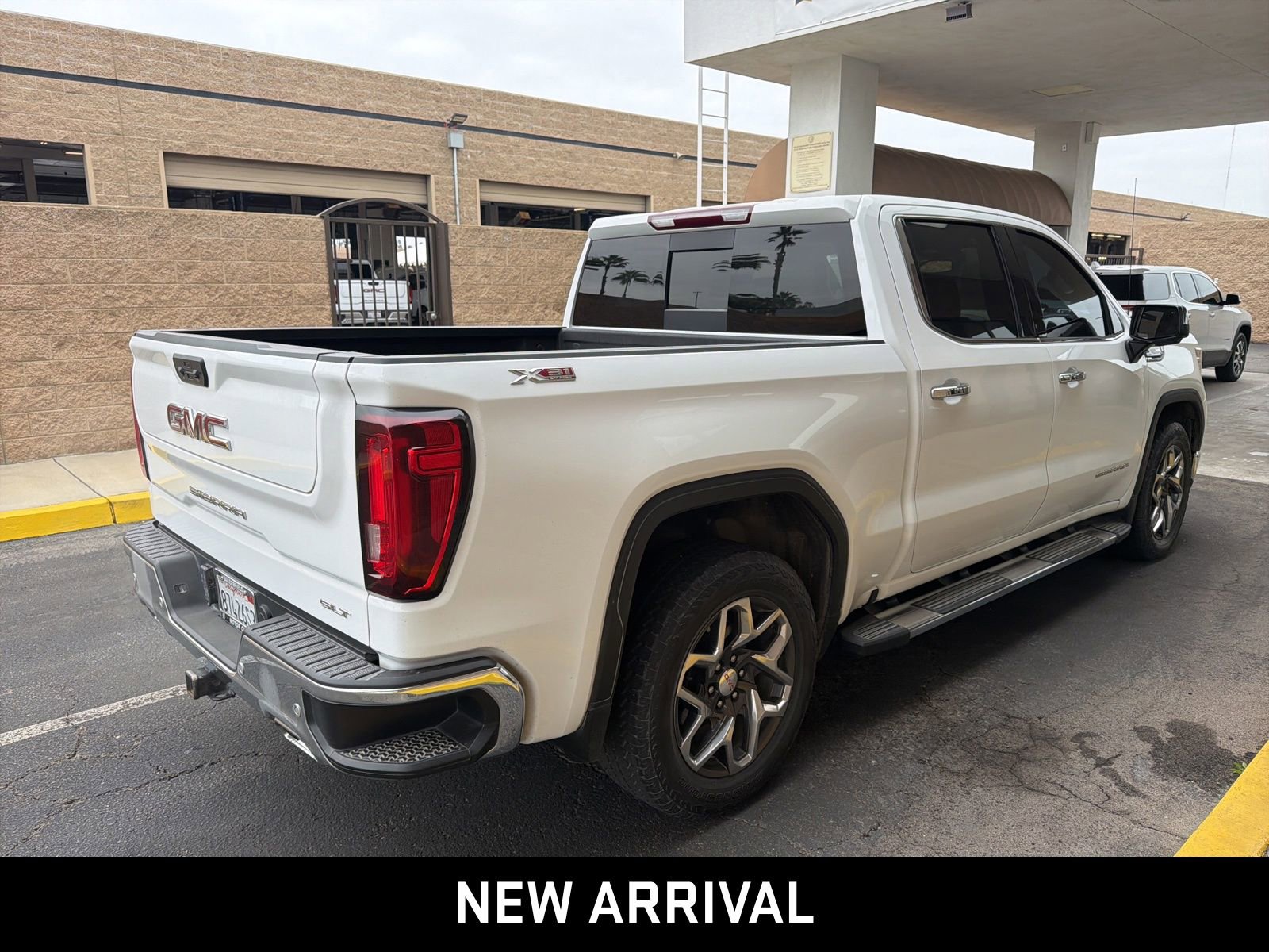 Certified 2023 GMC Sierra 1500 SLT w/ SLT Premium Plus Package image 4