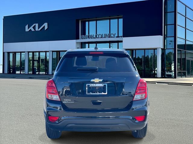 Used 2022 Chevrolet Trax LS w/ Tint and Cruise Package image 10