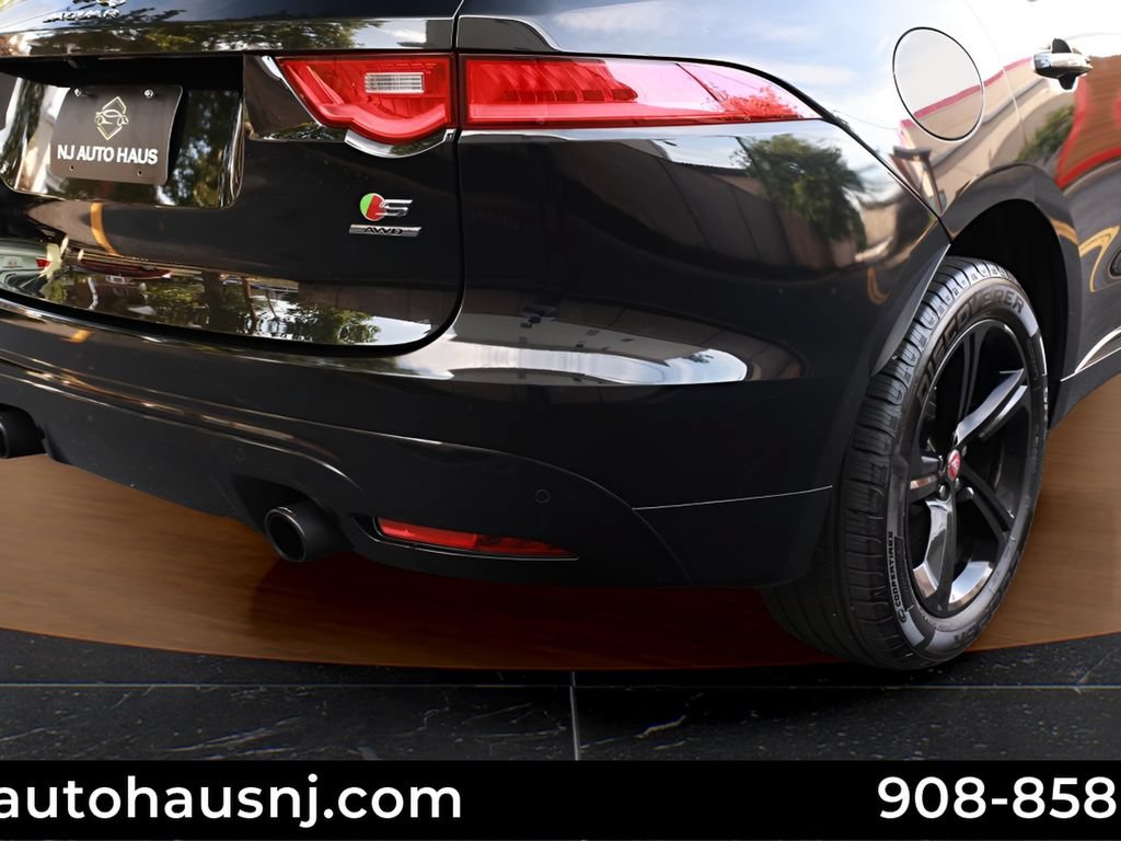 Used 2019 Jaguar F-PACE S AWD/4WD image 16