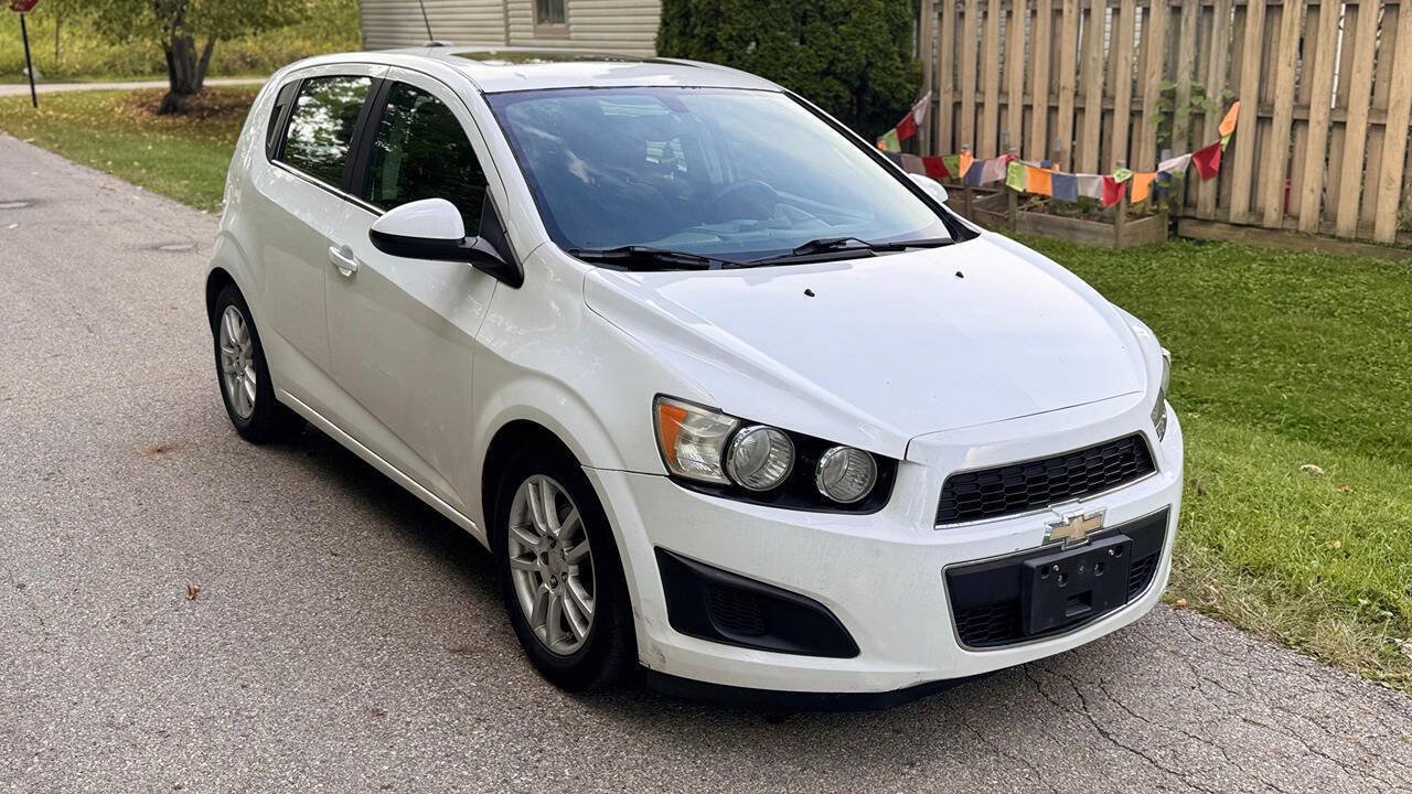 Used 2015 Chevrolet Sonic LT w/ Fun and Sun Package FWD image 9