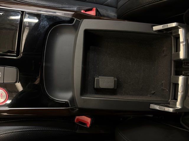 Used 2015 Audi A8 4.0T w/ Luxury Package image 23