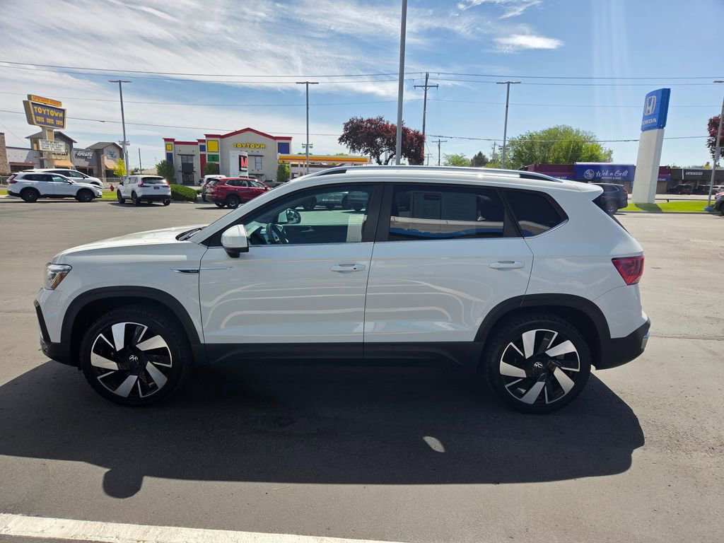 Used 2024 Volkswagen Taos SEL AWD/4WD image 6