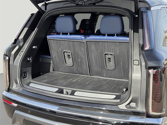 New 2026 Cadillac Vistiq Premium Luxury w/ LPO, Floor Liner Package image 17
