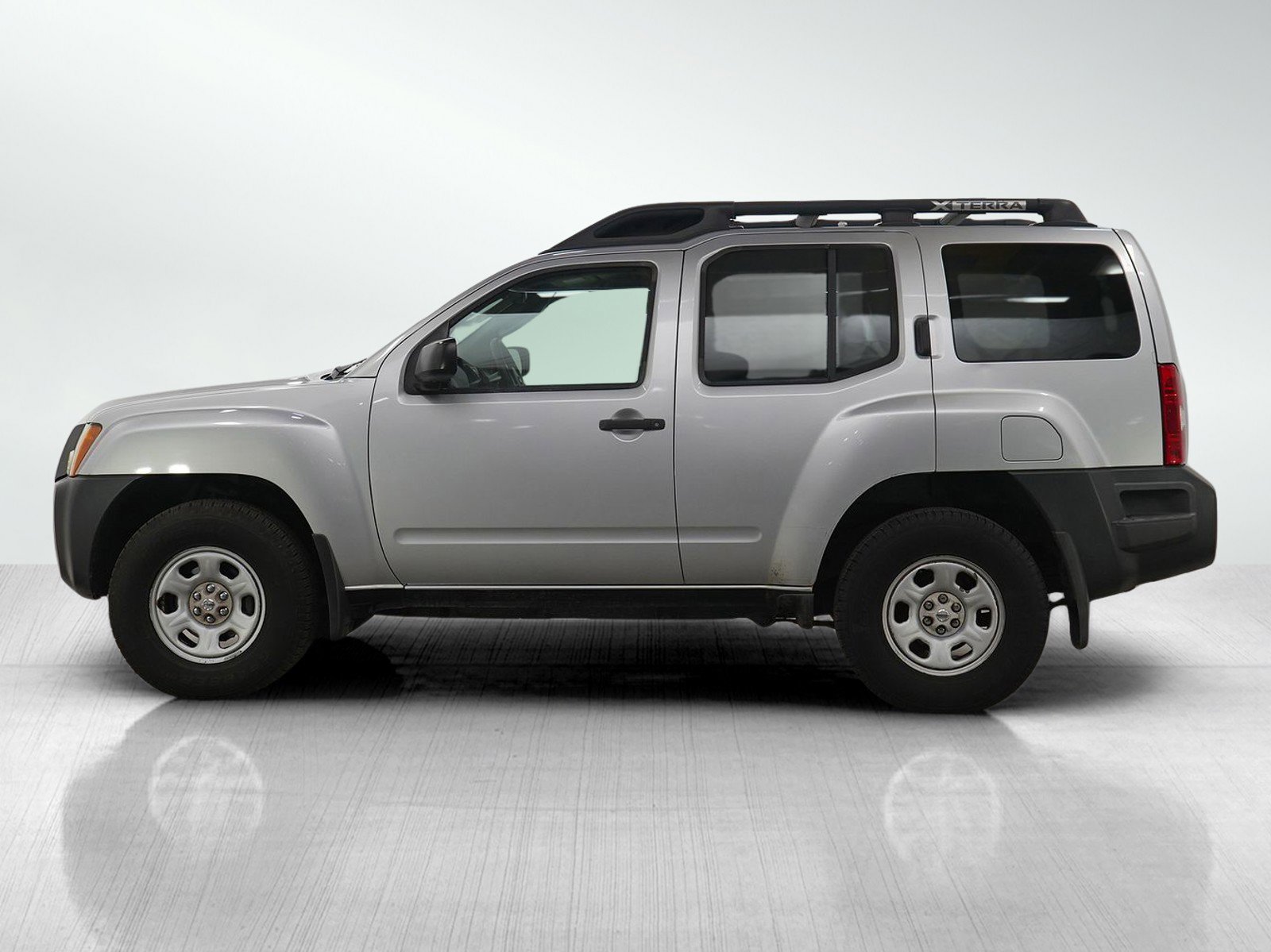 Used 2007 Nissan Xterra X w/ Power Pkg image 2