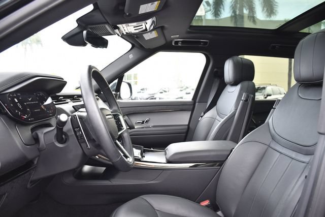 Used 2025 Land Rover Range Rover Sport SE AWD/4WD image 19