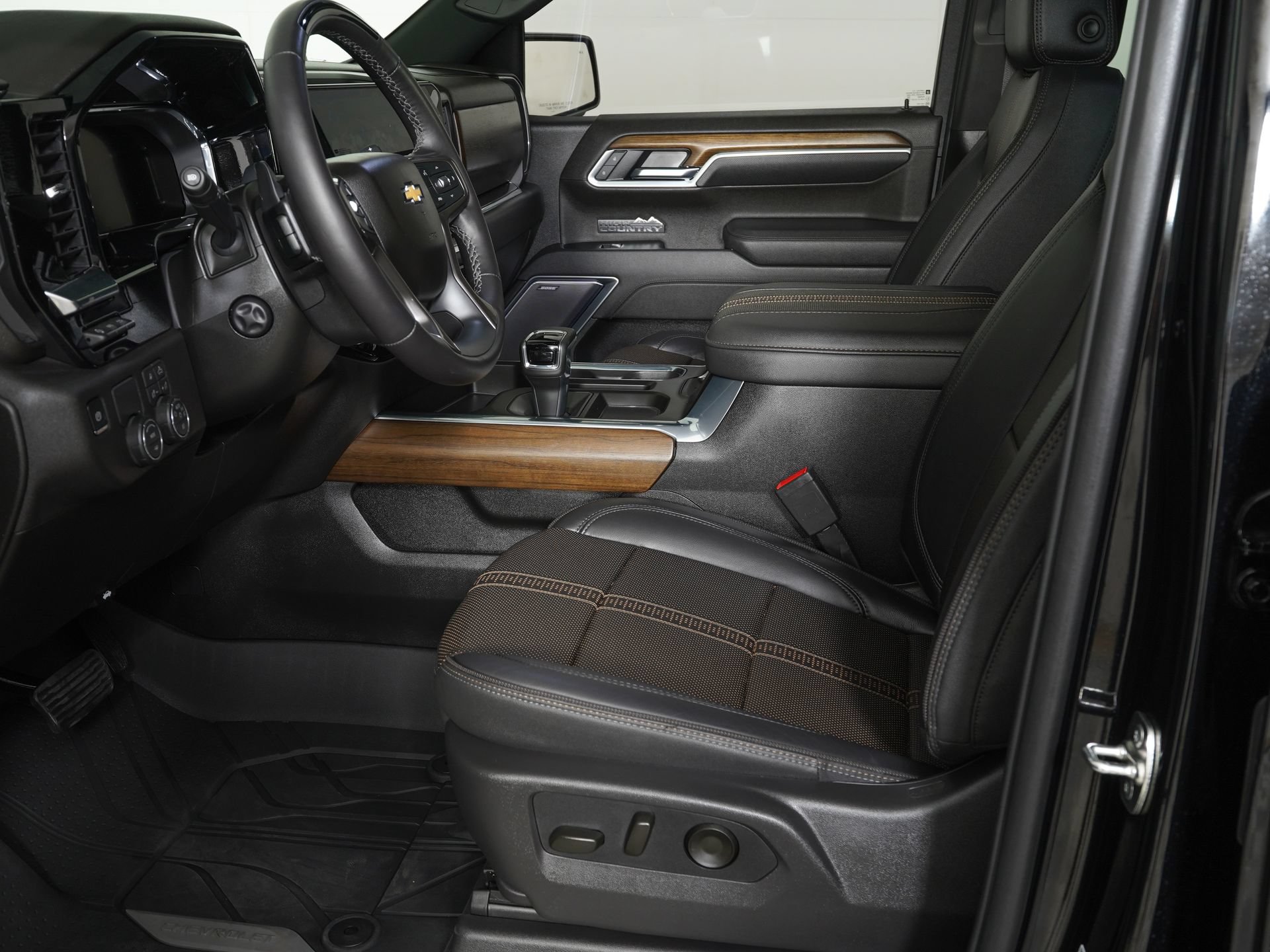 Used 2026 Chevrolet Silverado 1500 High Country w/ High Country Premium Package RWD image 13