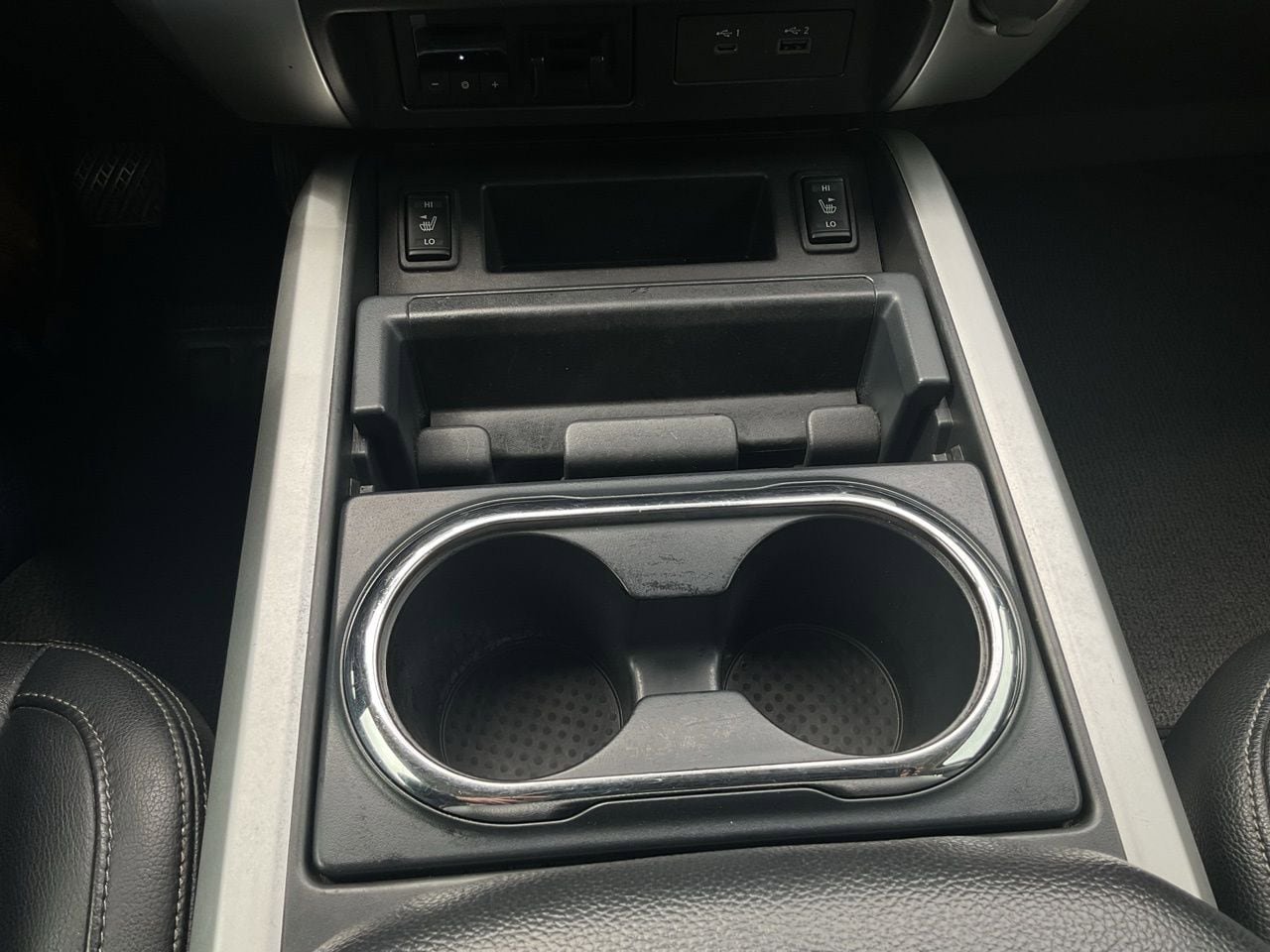 Used 2020 Nissan Titan SL w/ Moonroof Package RWD image 24
