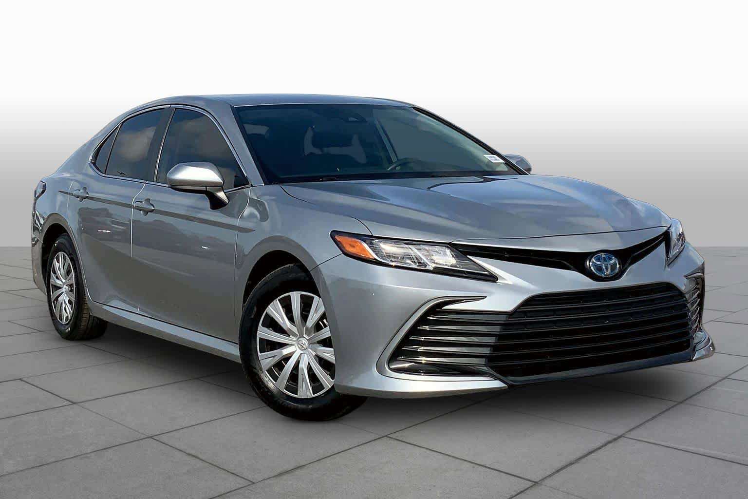 Used 2023 Toyota Camry LE FWD image 3