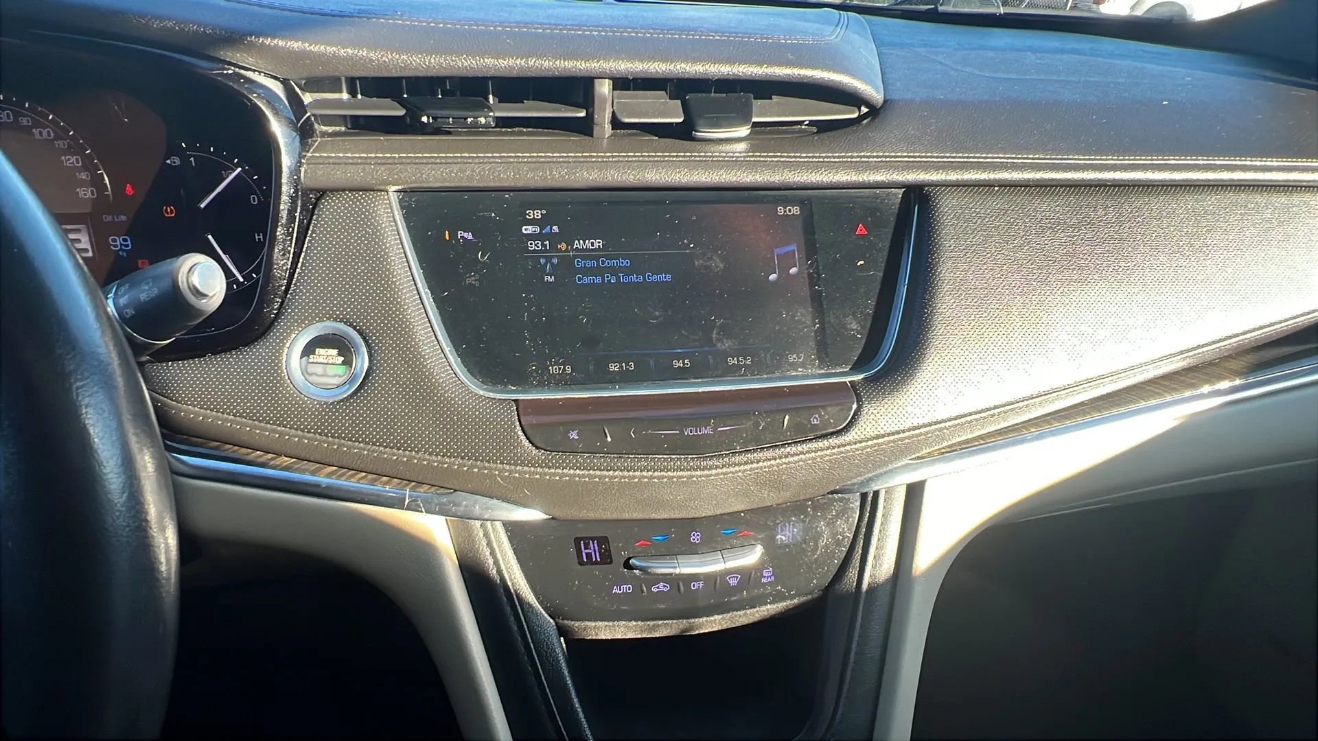 Used 2019 Cadillac XT5 FWD image 17