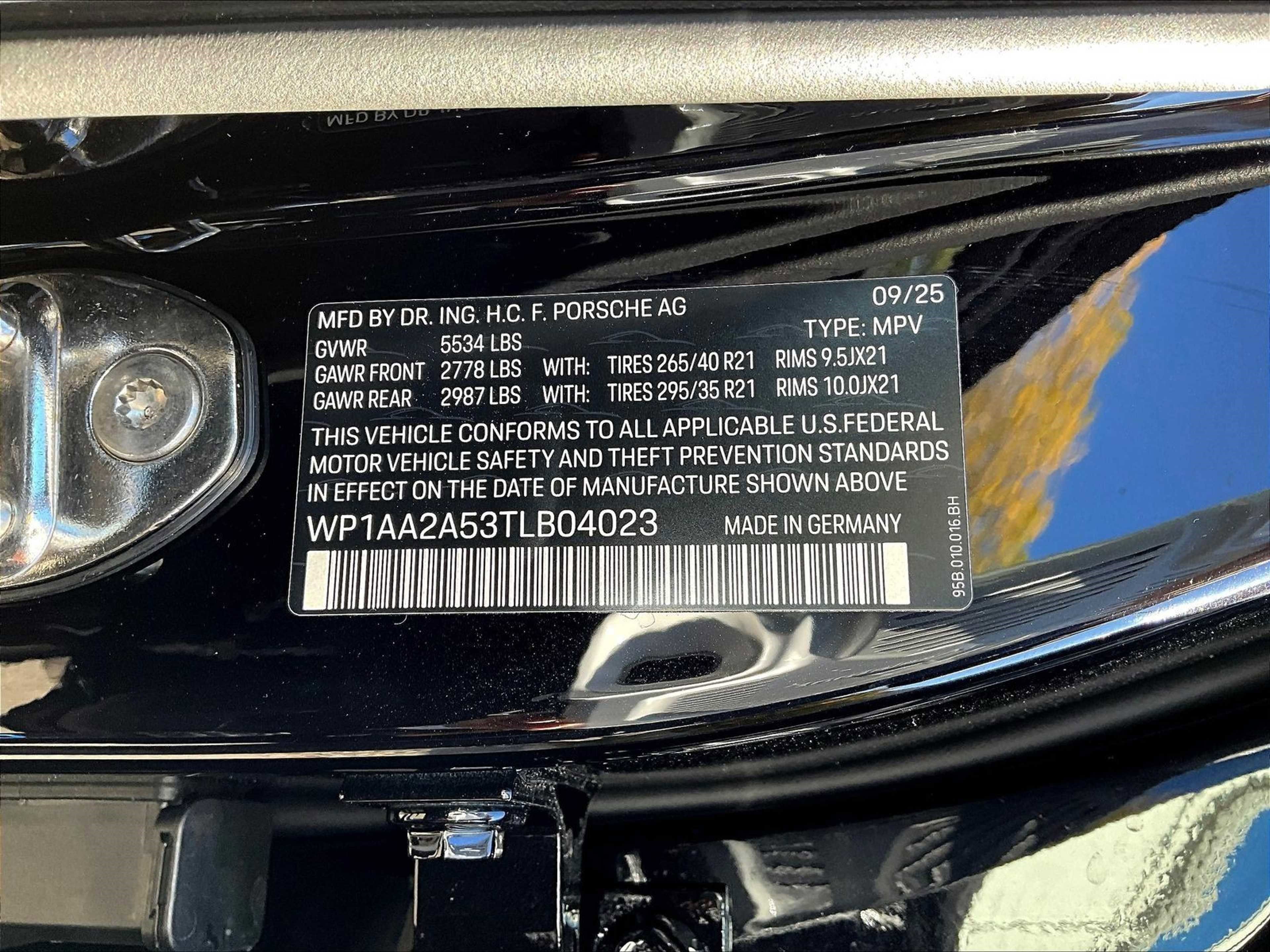 New 2026 Porsche Macan image 14