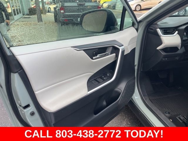 Used 2022 Toyota RAV4 XLE w/ Convenience Package AWD/4WD image 5