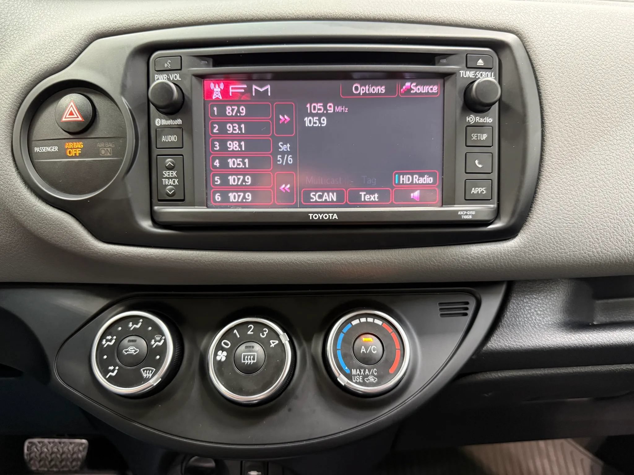 Used 2017 Toyota Yaris L FWD image 22