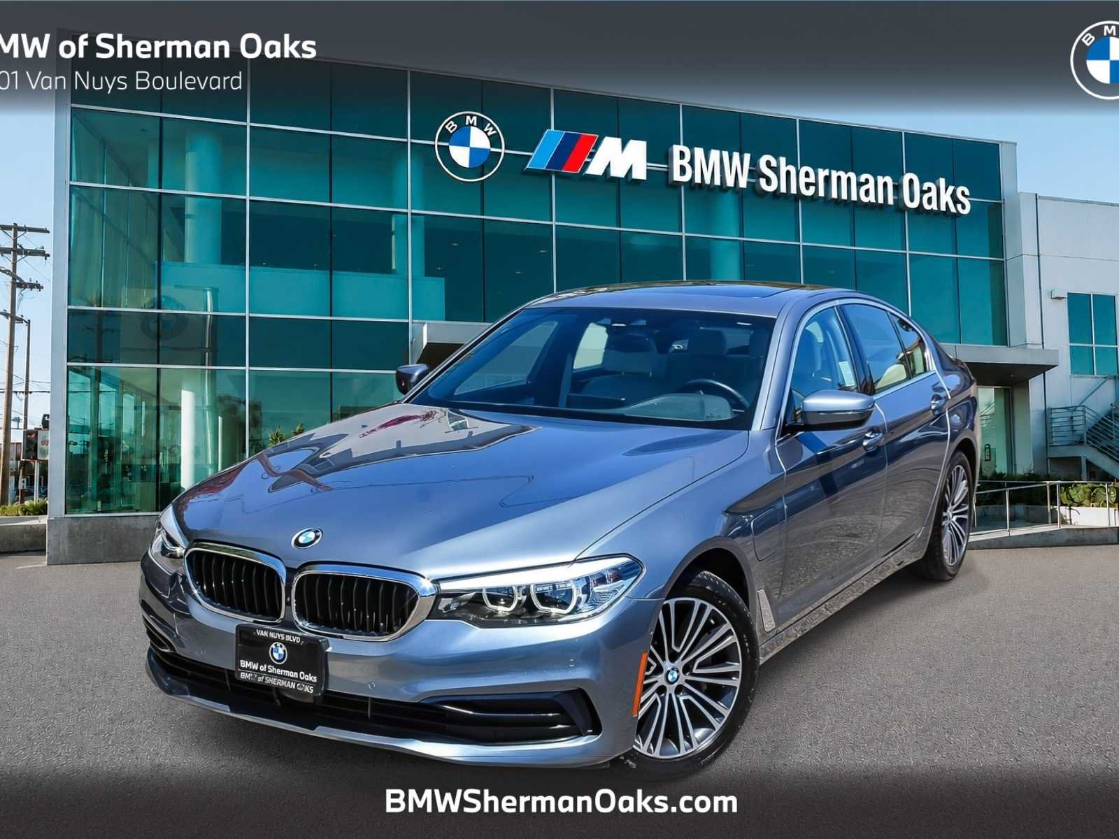 Used 2020 BMW 530e xDrive AWD/4WD image 1