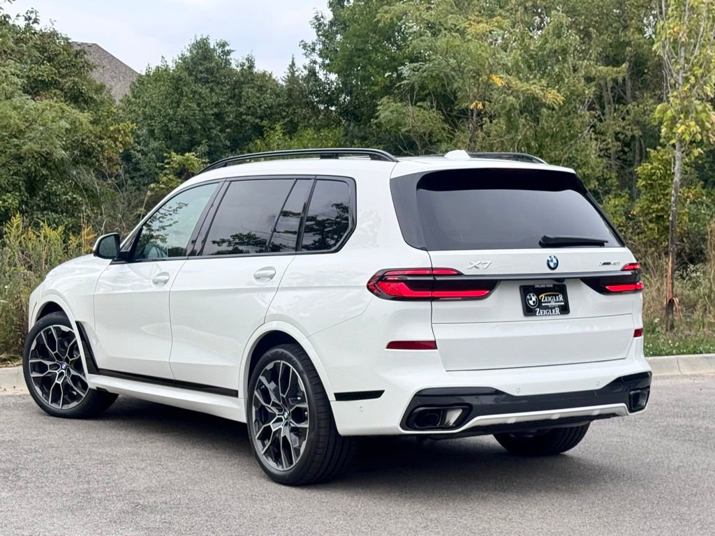 Used 2026 BMW X7 xDrive40i w/ Executive Package image 4