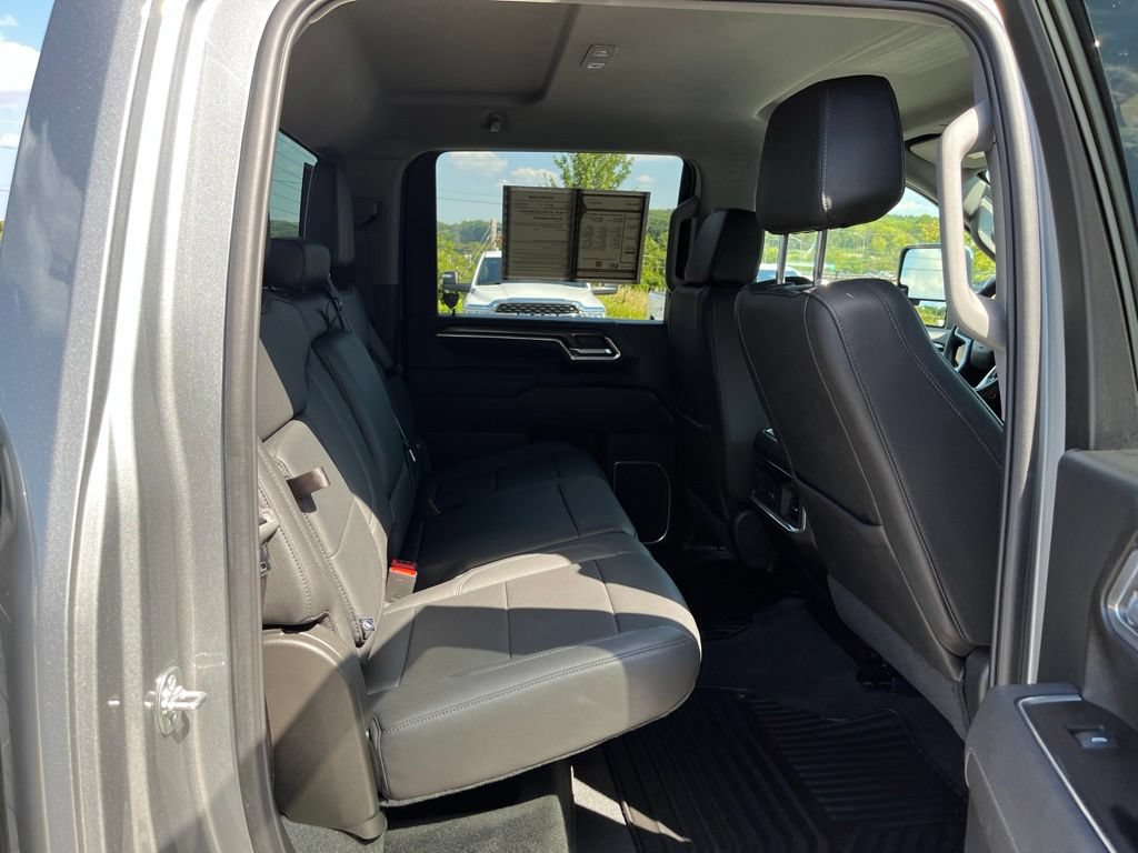 Used 2025 Chevrolet Silverado 2500 LTZ w/ LTZ Convenience Package AWD/4WD image 24
