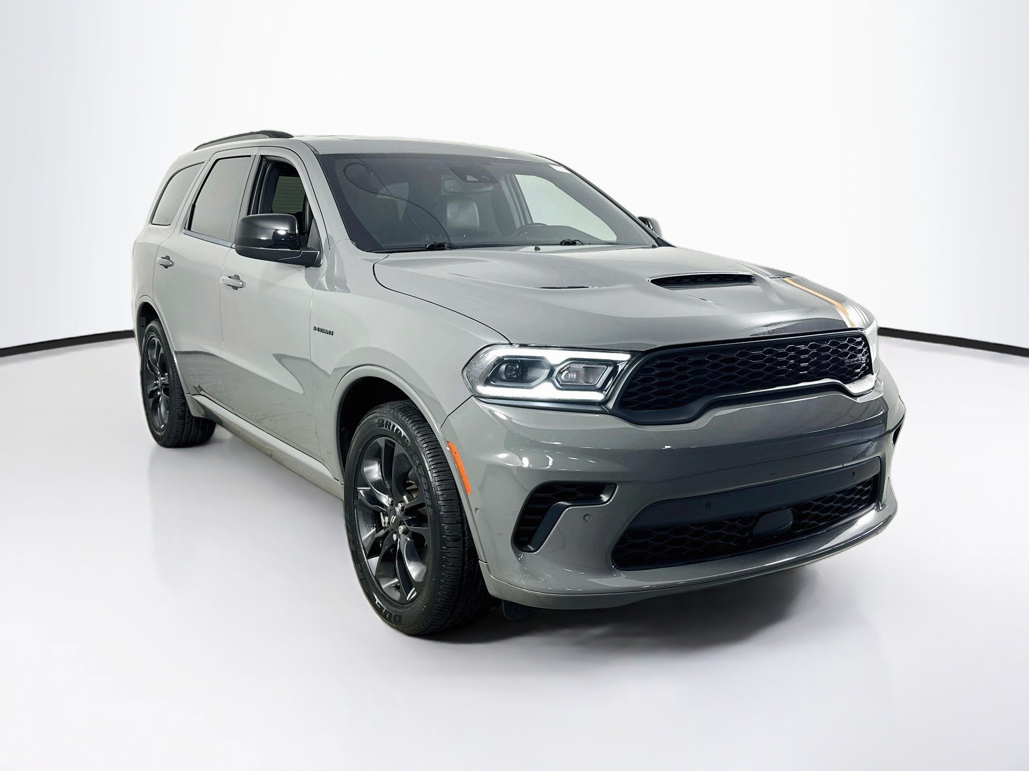 Used 2023 Dodge Durango R/T w/ Hemi Orange Plus Package RWD image 3