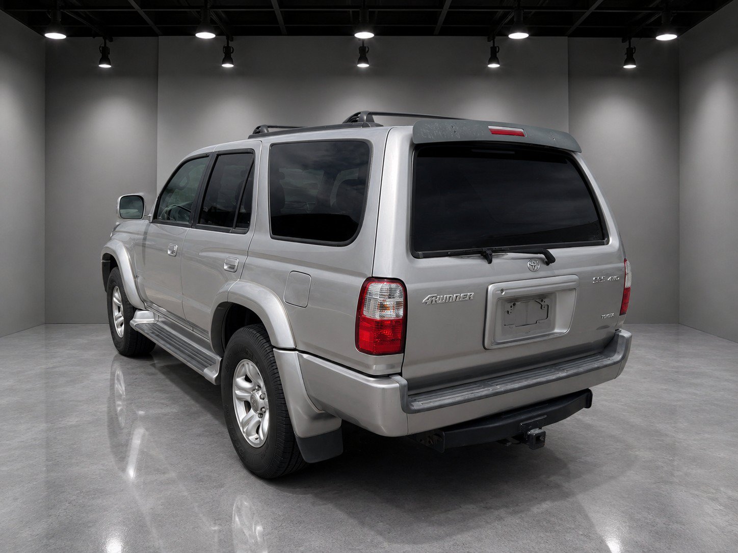 Used 2002 Toyota 4Runner SR5 AWD/4WD image 2