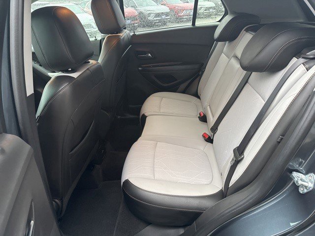 Certified 2022 Chevrolet Trax LT w/ LT Convenience Package image 28