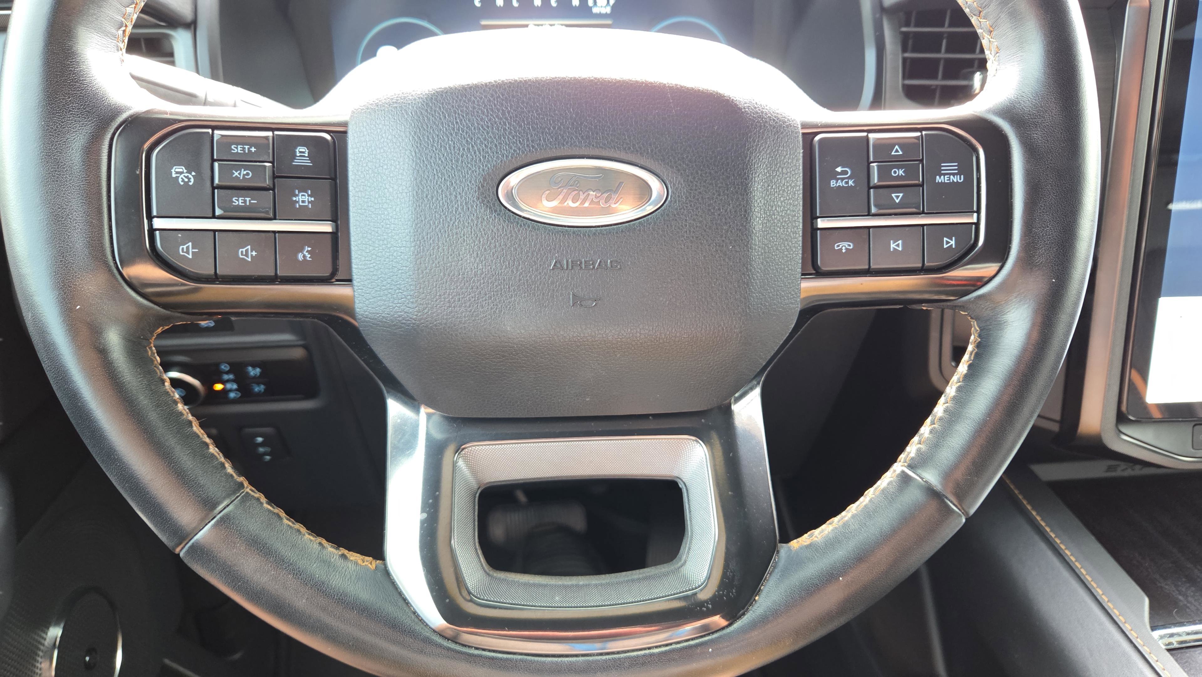 Used 2023 Ford Expedition Platinum RWD image 29