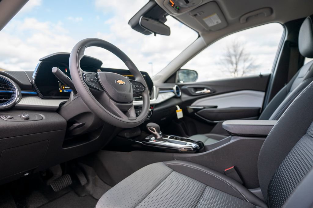 New 2026 Chevrolet Trax LT image 4