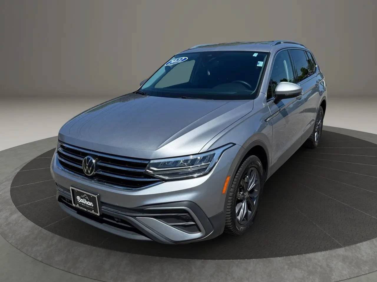 Used 2022 Volkswagen Tiguan SE AWD/4WD image 11