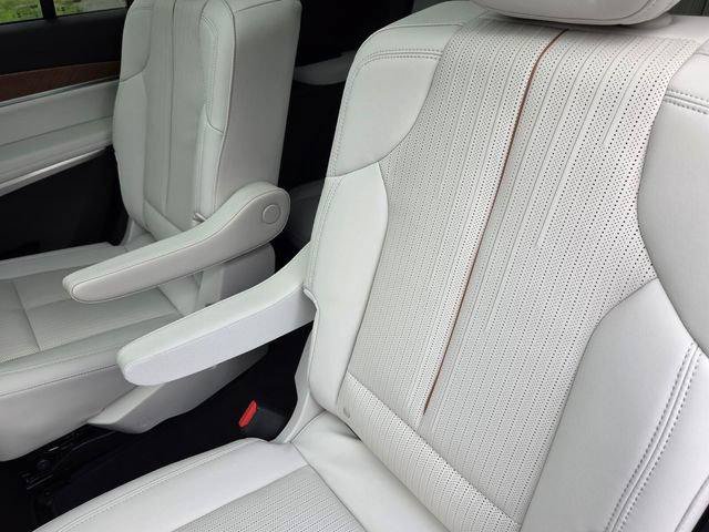 New 2026 Cadillac Vistiq Sport AWD/4WD image 17