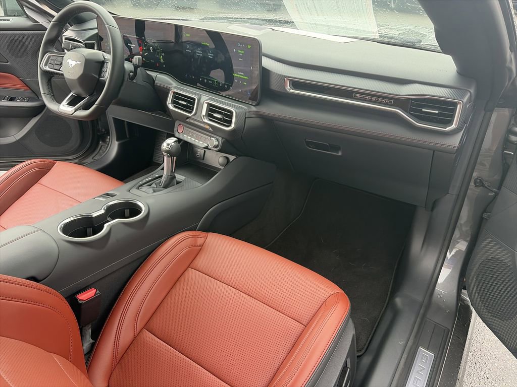 Used 2025 Ford Mustang Premium RWD image 28