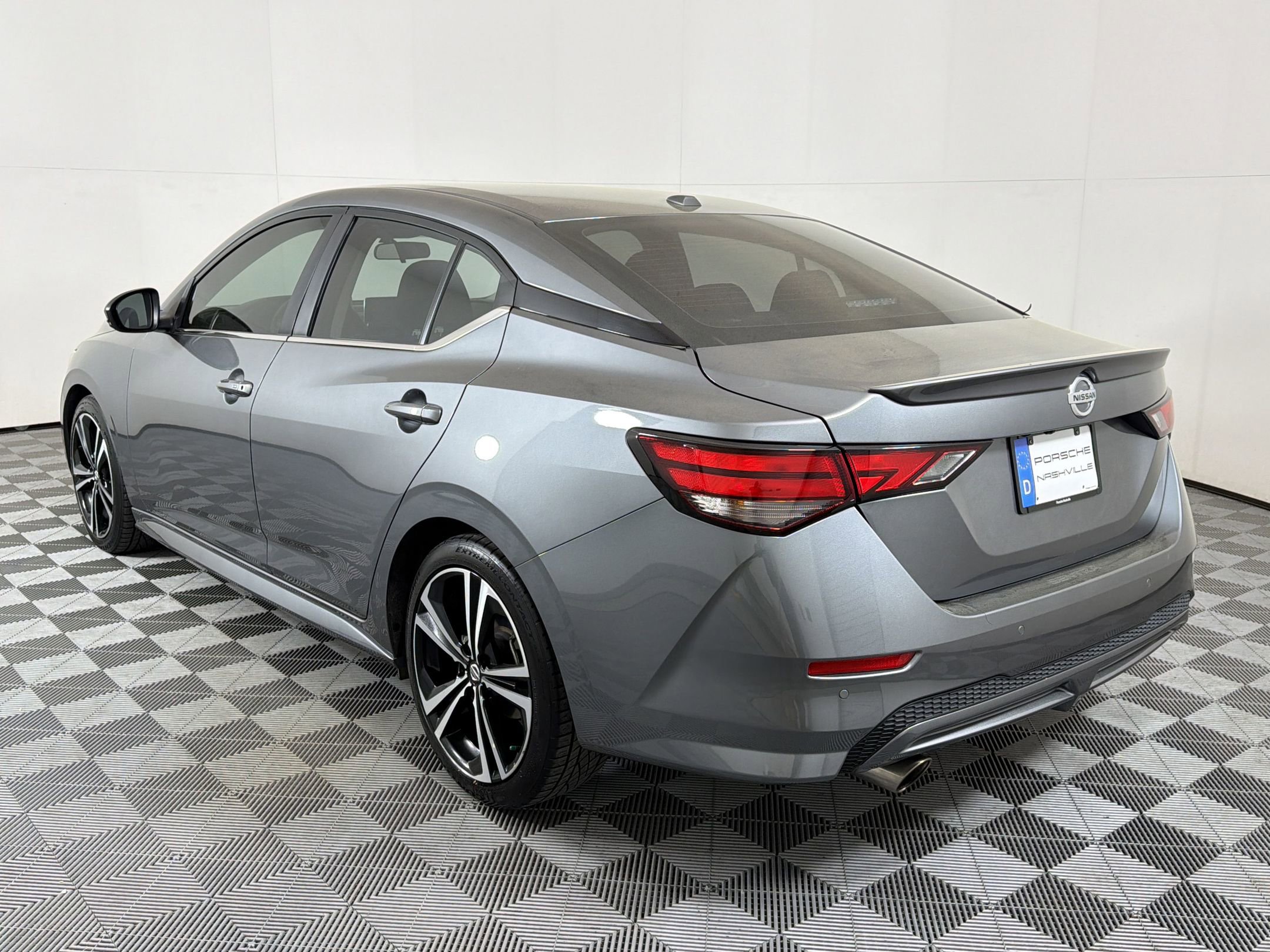 Used 2022 Nissan Sentra SR w/ Trunk Package image 3