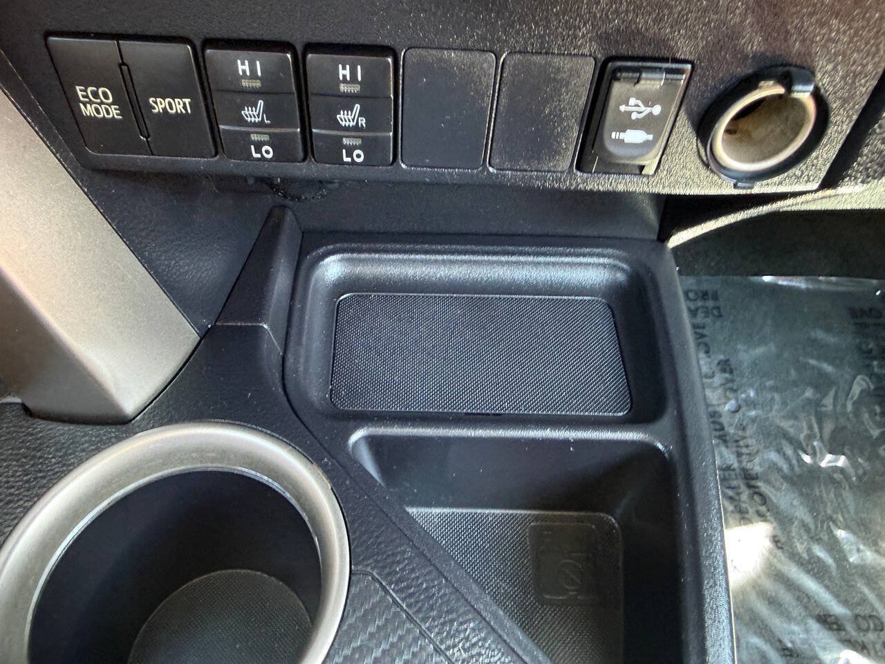 Used 2014 Toyota RAV4 Limited w/ Technology Package FWD image 43