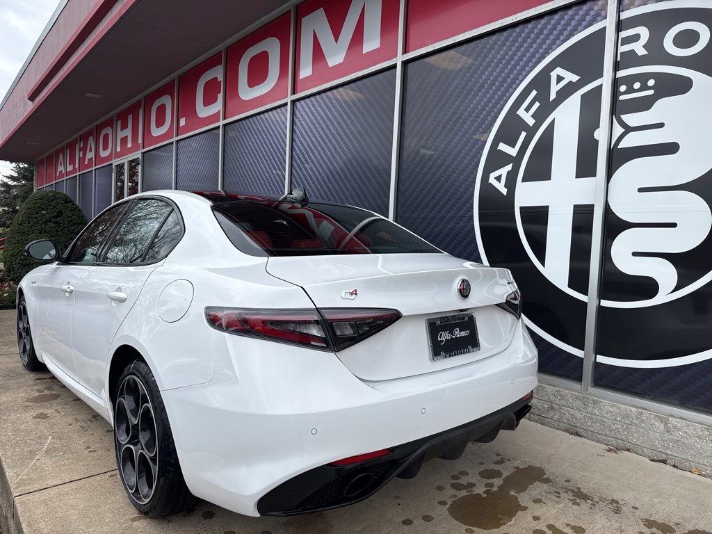 New 2025 Alfa Romeo Giulia AWD w/ Veloce Package AWD image 8