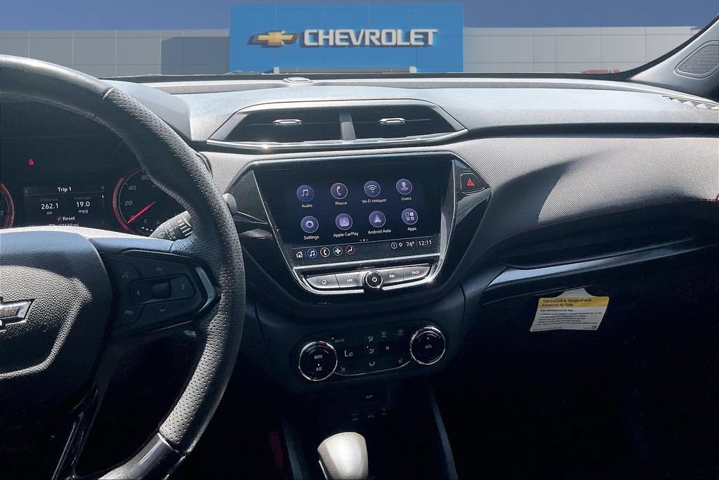 Used 2022 Chevrolet TrailBlazer RS w/ Technology Package FWD image 9