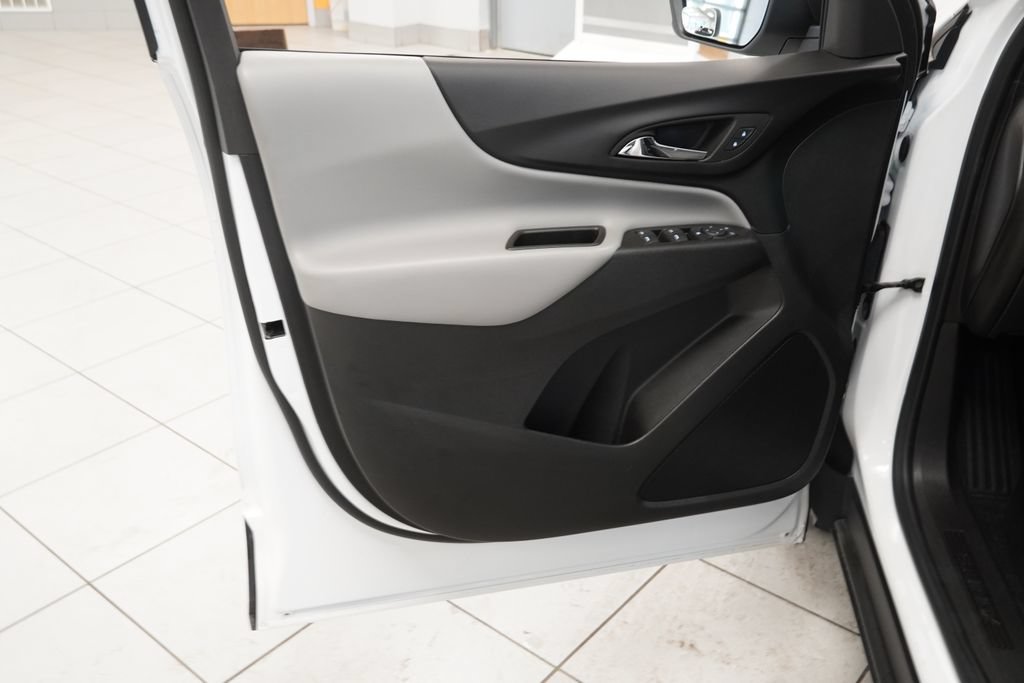 Used 2024 Chevrolet Equinox LS w/ LS Convenience Package FWD image 5