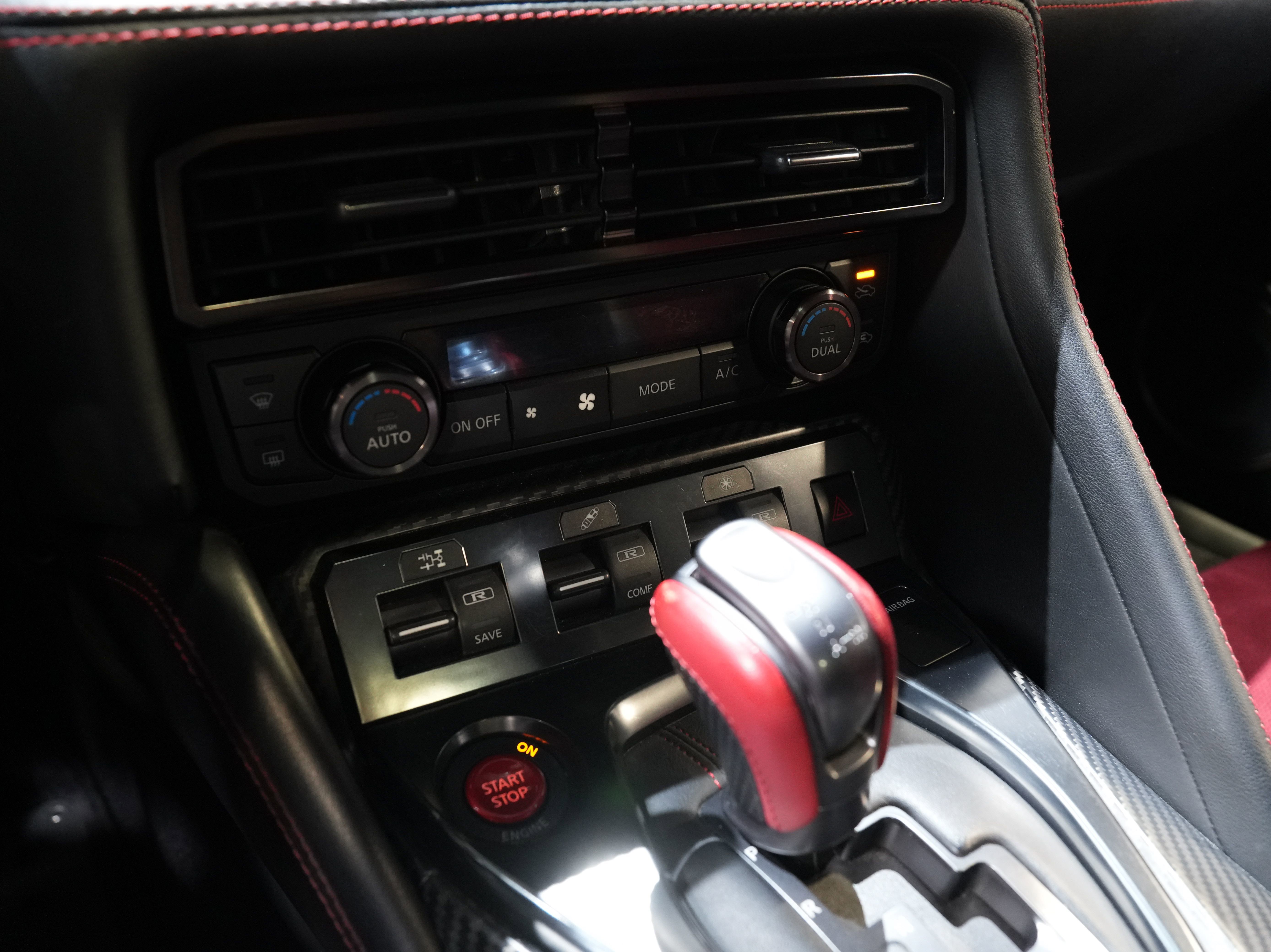 Used 2017 Nissan GT-R NISMO AWD/4WD image 41