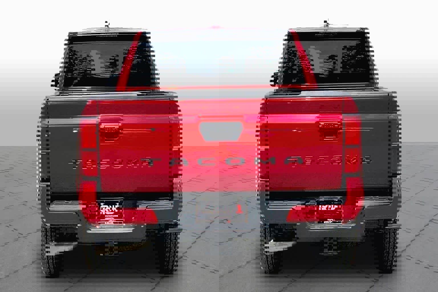 Used 2025 Toyota Tacoma SR5 image 5