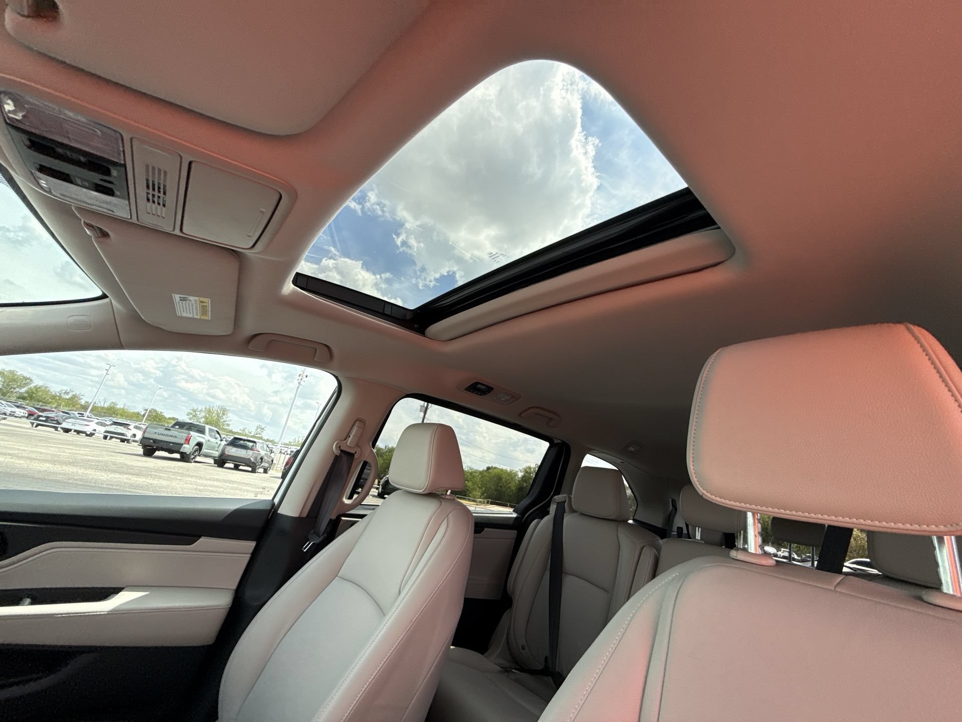 Used 2026 Honda Odyssey EX-L image 16