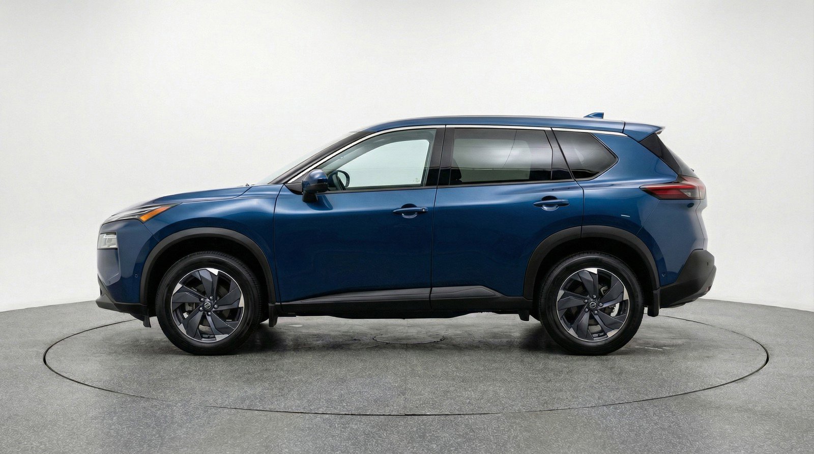 Used 2025 Nissan Rogue SV AWD/4WD image 5