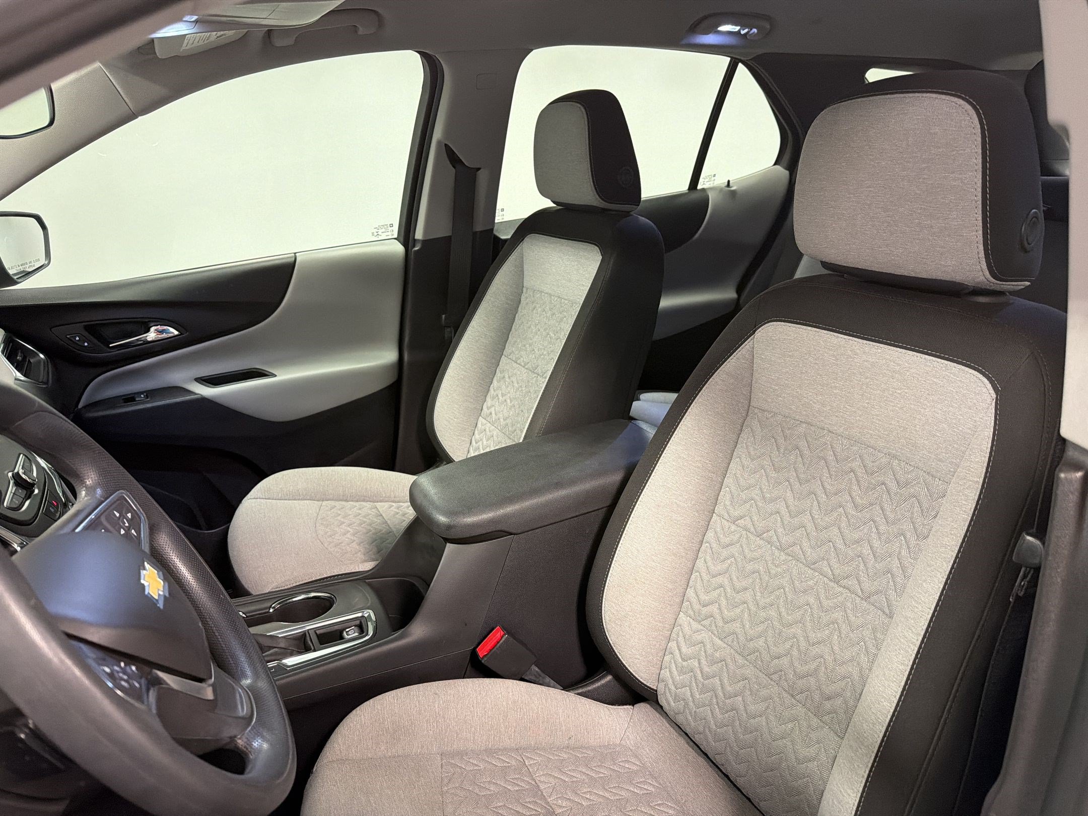 Used 2023 Chevrolet Equinox LS FWD image 26