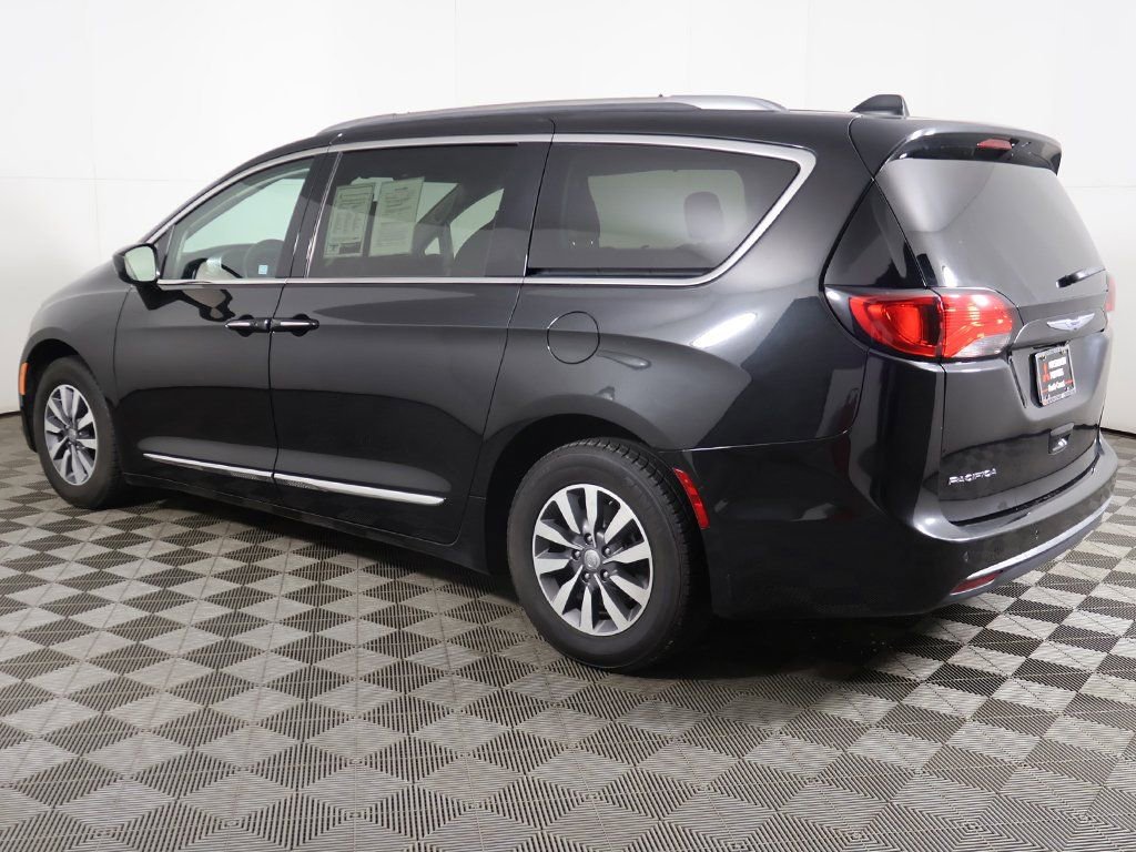 Used 2020 Chrysler Pacifica Touring-L Plus image 15