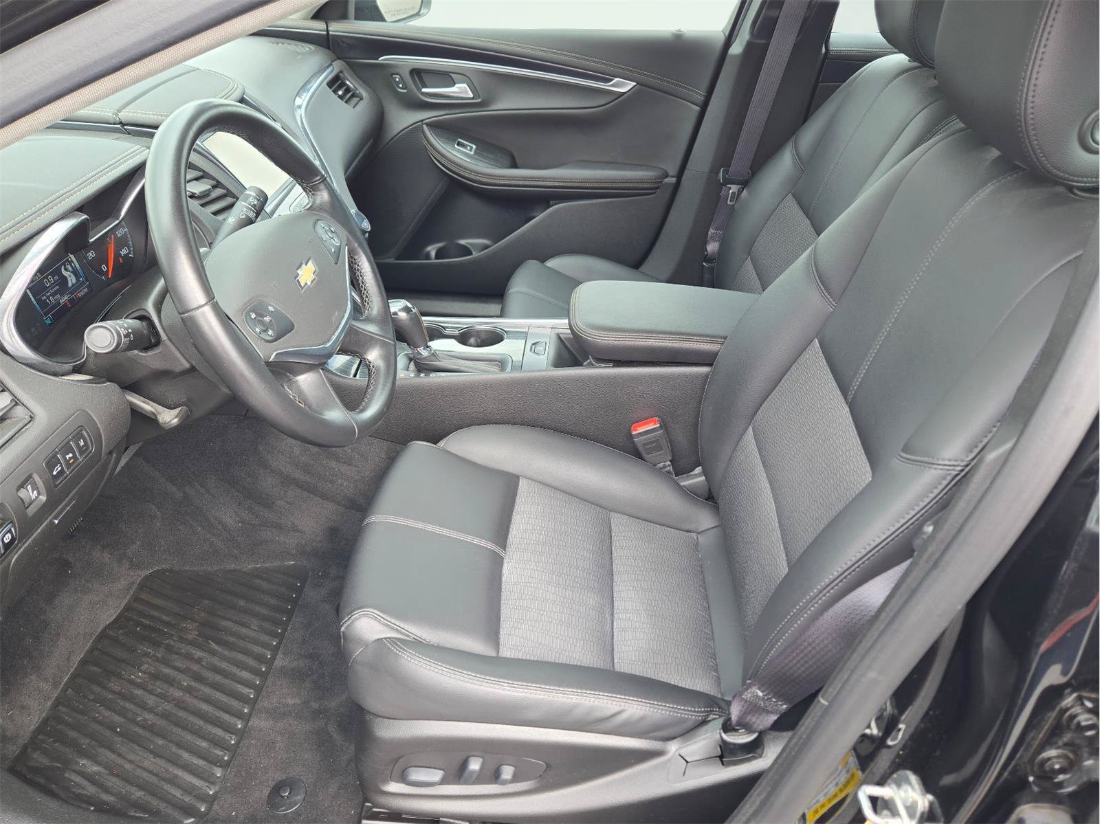 Used 2017 Chevrolet Impala LT w/ Convenience Package FWD image 15