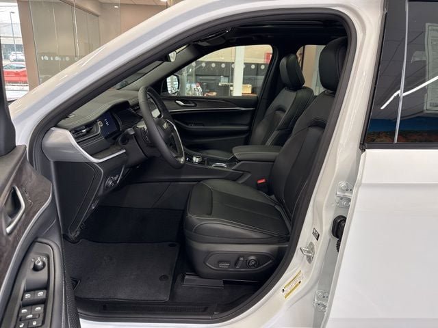 New 2026 Jeep Grand Cherokee Limited AWD/4WD image 24