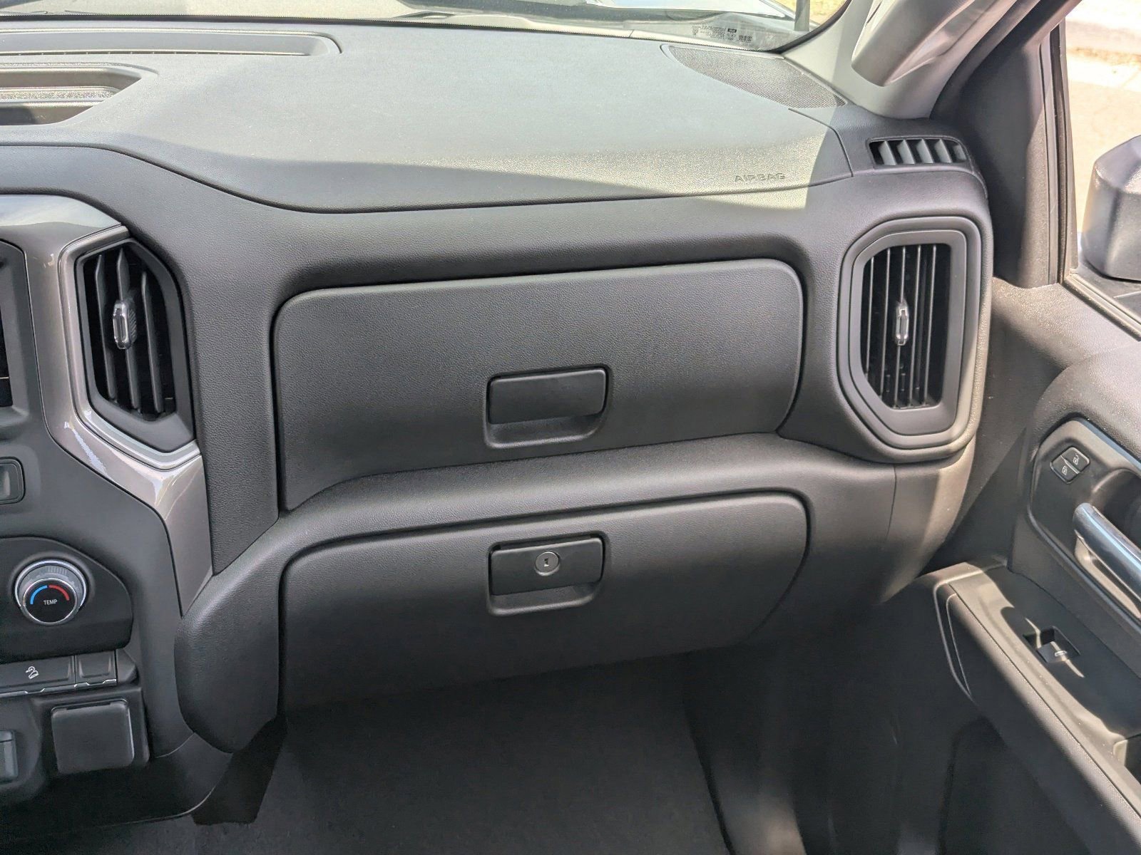 Used 2025 Chevrolet Silverado 2500 Custom w/ Custom Value Package image 18