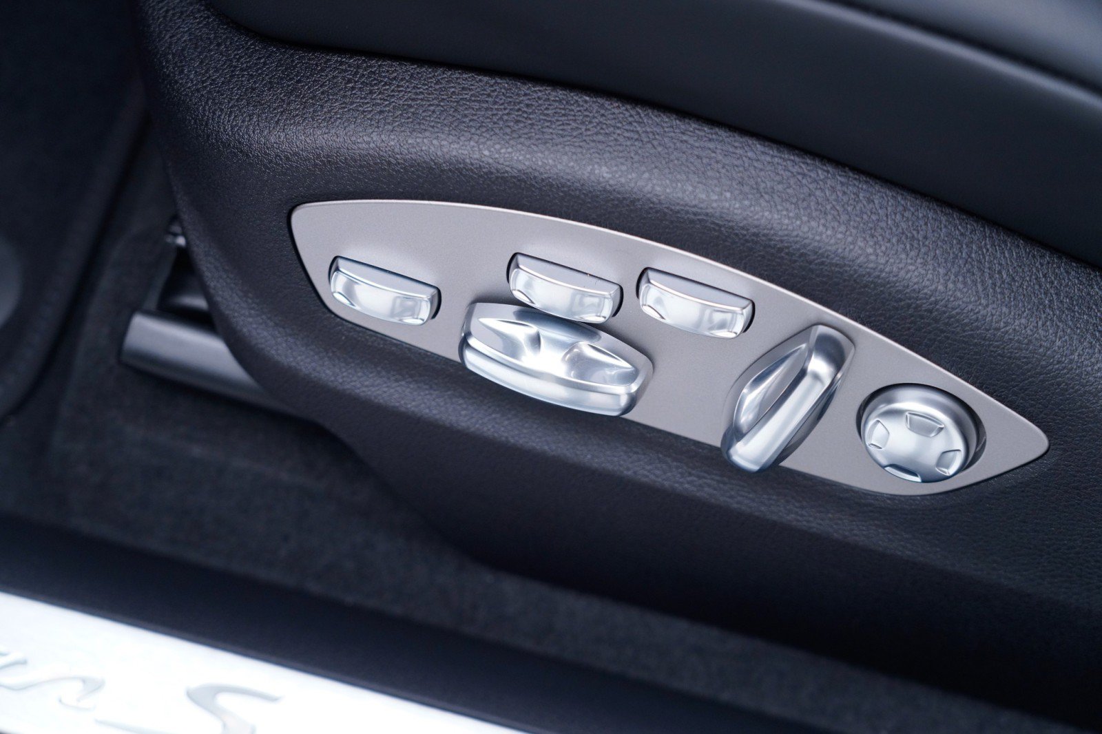 New 2026 Porsche Macan S AWD/4WD image 16