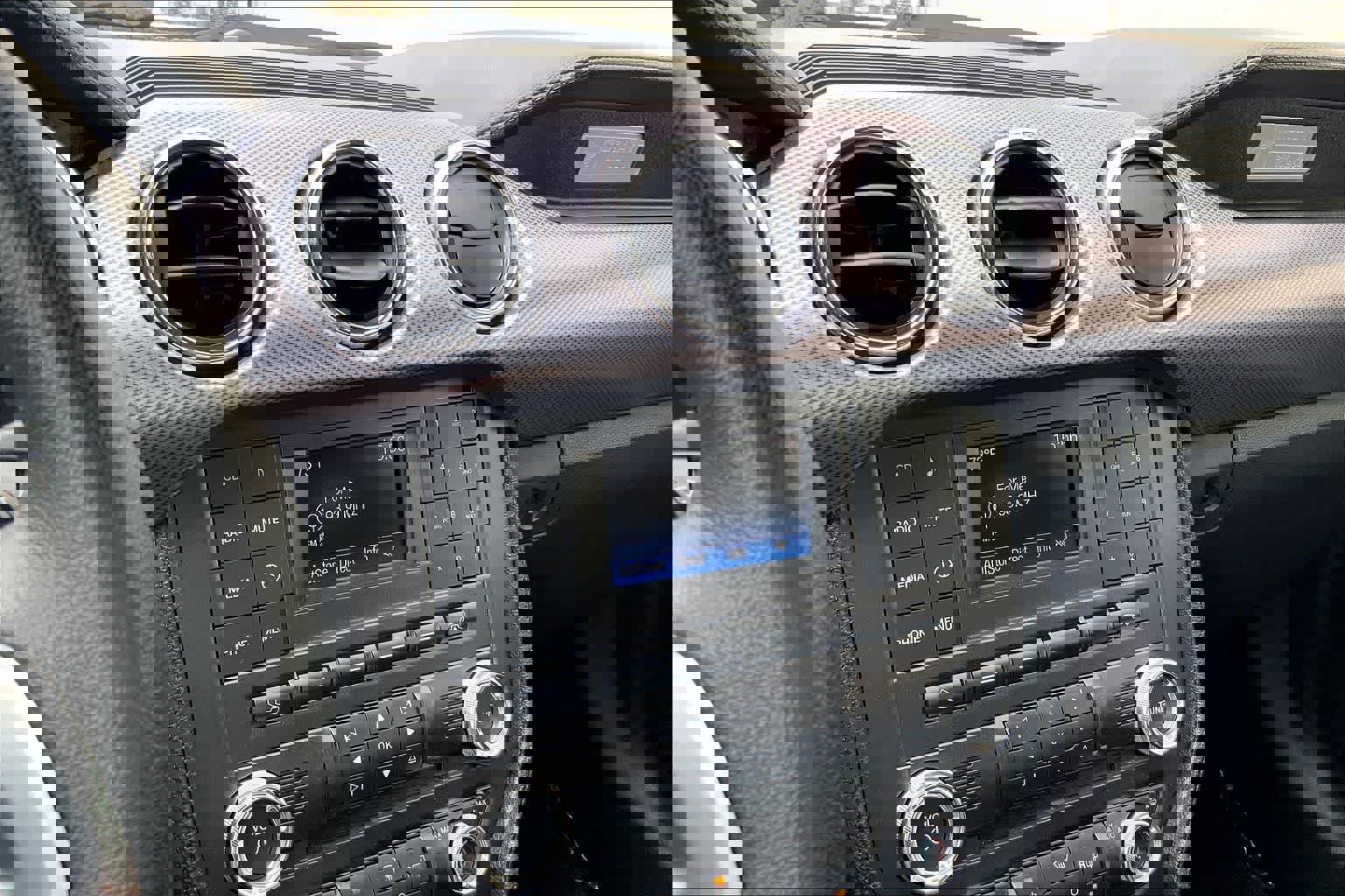 Used 2017 Ford Mustang EcoBoost image 14