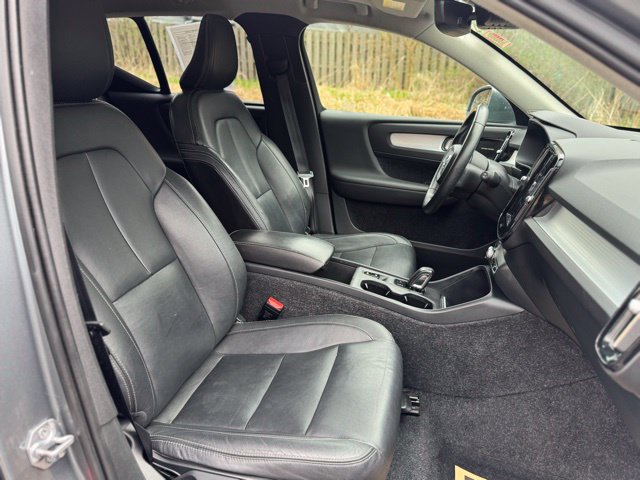 Used 2019 Volvo XC40 T5 Momentum AWD/4WD image 19